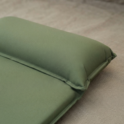 Built-in pillow close-up